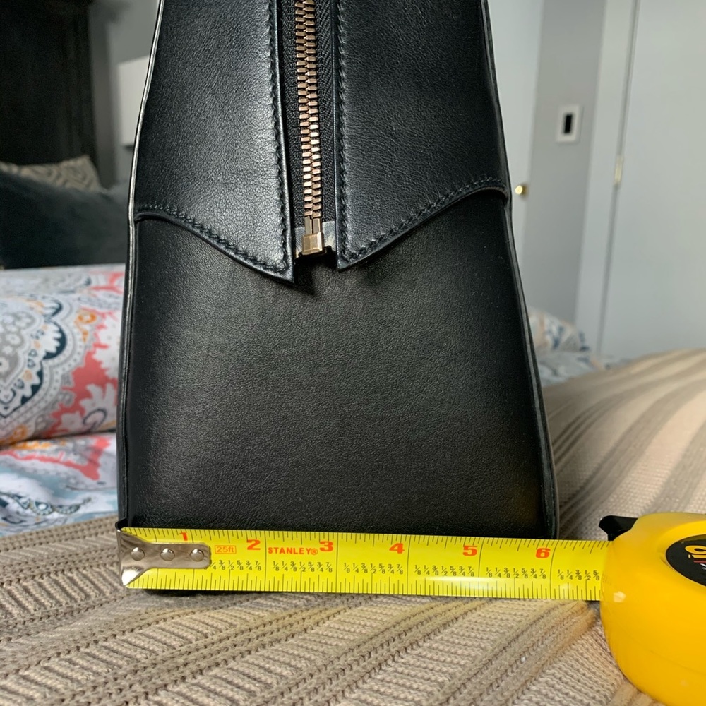 Gucci black leather Rajah tiger top handle tote overnight bag weekender - Picture 3 of 16